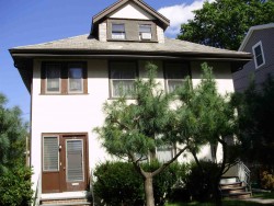 26 Cross St, Newton, MA 02465-2102