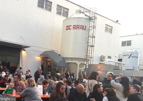 3143 Ft Lincoln Dr, Washington DC 20018-4311 exterior