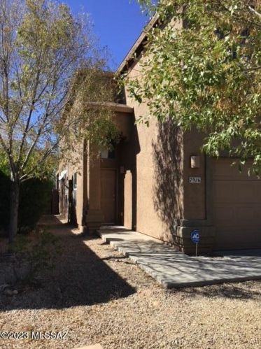 7916 Baja Stone Ave, Tucson AZ  85756-8477 exterior