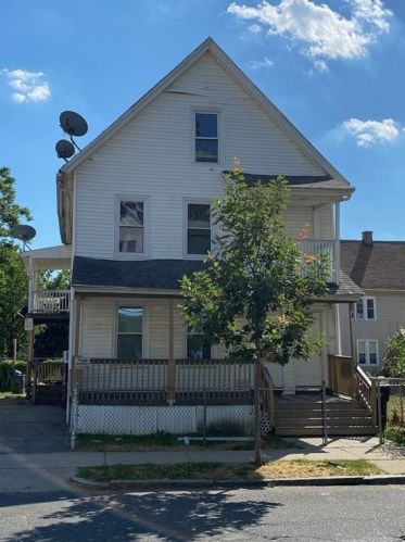 176 Massasoit St, Springfield MA  01107-1724 exterior