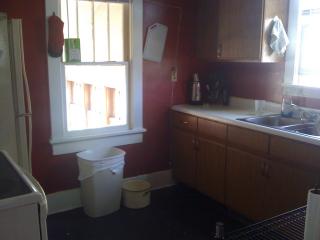 621 Campbell Ave, Springfield MO  65806-2901 exterior