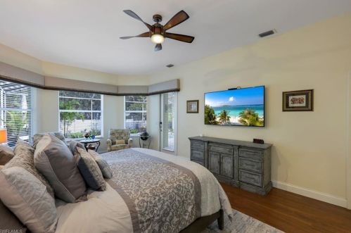 4581 7 Ave, Naples FL 34117-4154 exterior