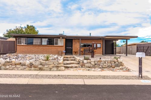 8532 Calle Bolivar, Tucson AZ  85715-5409 exterior