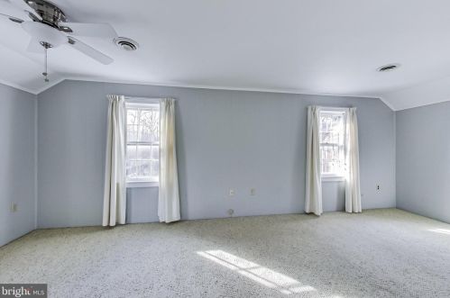 1101 Morningside Ln, Alexandria VA 22308-1042 exterior