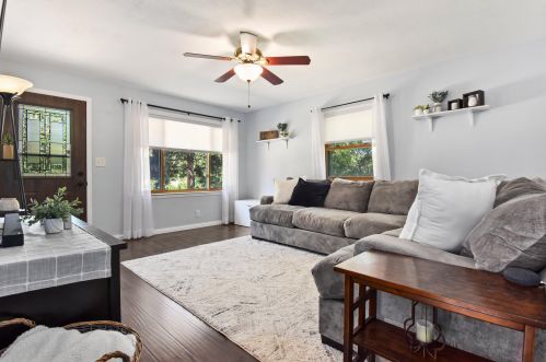 4544 48th St, Milwaukee, WI 53220-4112