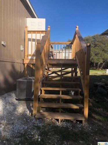 376 Fawn Dr, Spring Branch TX 78070-4704 exterior