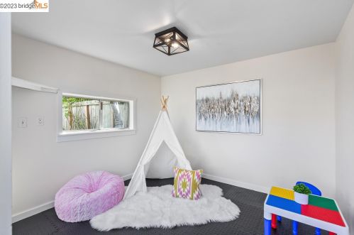 2812 Ellsworth St, Berkeley CA 94704-2124 exterior