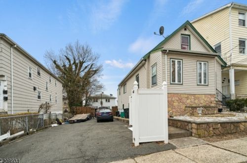 55 Lindsley Ave, Irvington NJ  07111-1749 exterior