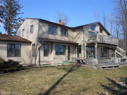 62583 County Road 687, Dowagiac MI  49047-8833 exterior