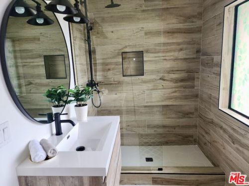 4555 Falkirk Bay, Oxnard CA 93035-3743 exterior