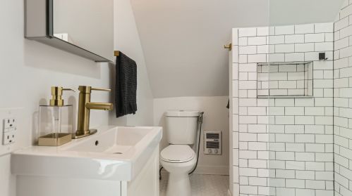 4209 Bernard St, Chicago IL 60618-1103 exterior