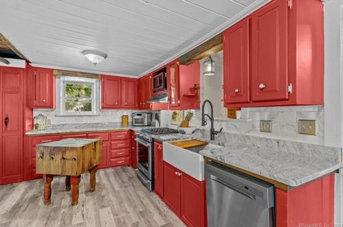 114 Franklin St, Killingly CT 06239-3507 exterior