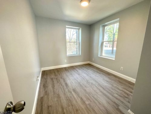 20 Grv Ter, Irvington NJ 07111-2722 exterior