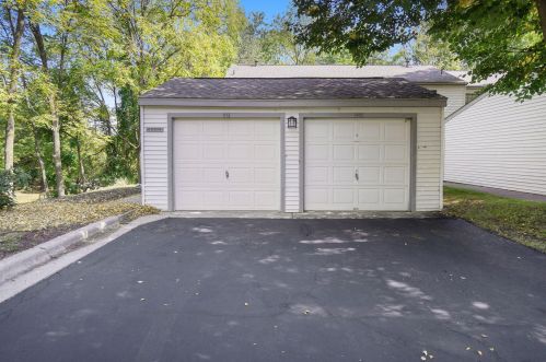 3809 Greenleaf Cir, Kalamazoo, MI 49008-2510