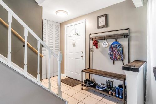 177 Sherwood Dr, Monaca, PA 15061-2557