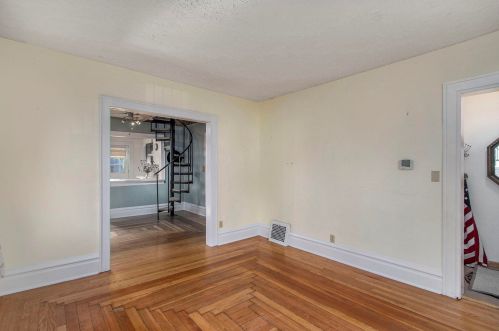 222 Dartmouth St, Kalamazoo, MI 49006-0043