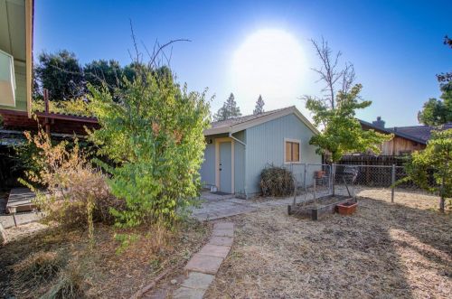 1419 Lk Blvd, Davis CA 95616-2635 exterior