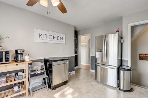 3727 99th St, Milwaukee WI  53222-2421 exterior