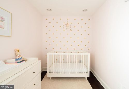 2342 Carpenter St, Philadelphia PA 19146-2418 exterior