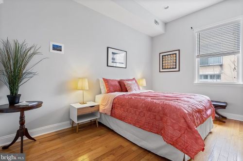 1019 19 St, Philadelphia PA 19146-2938 exterior