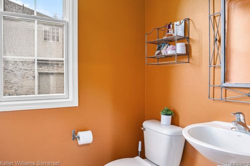 5348 Creekmonte Dr, Rochester MI 48306-4793 exterior