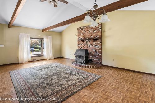 22 Castle Ave, Jackson Twp NJ 08527-2513 exterior