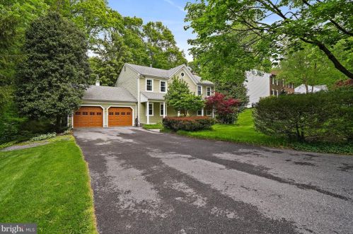 9831 Hollow Glen Pl, Silver Spring, MD 20910-1138