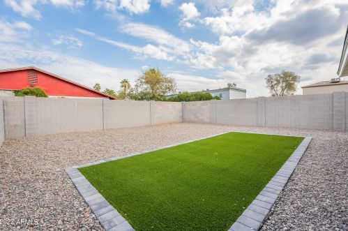 5039 18 Ave, Phoenix AZ 85015-6121 exterior