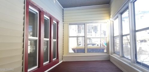 1266 Boston St, Grand Rapids MI 49507-2208 exterior