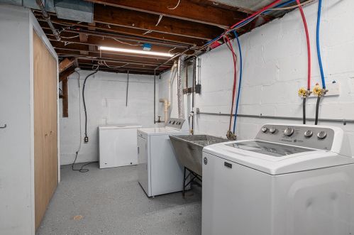 2215 Amherst Ave, Kalamazoo MI 49008-3970 exterior