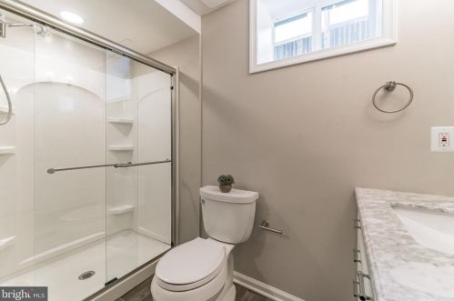 206 S St, Washington DC  20002-1571 exterior