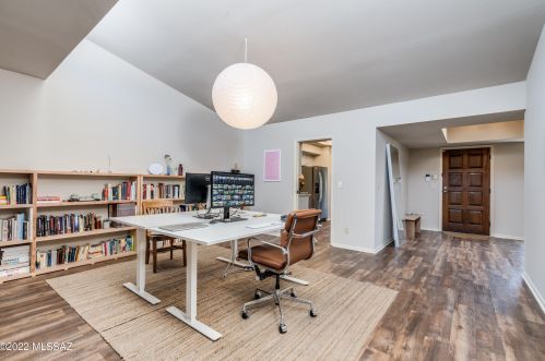 556 Dodge Blvd, Tucson AZ  85716-5162 exterior