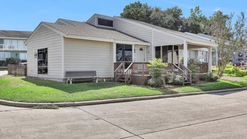 42 April Point Dr, Montgomery TX  77356-5816 exterior