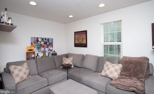 3566 Fort Lincoln Dr, Washington, DC 20018-4312