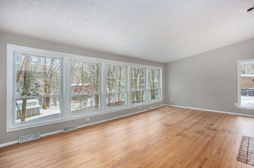 2161 Holliday Dr, Wyoming MI exterior