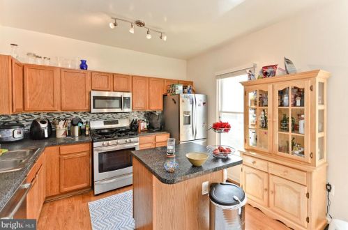 1900 Trenton Pl, Washington DC 20032-1553 exterior