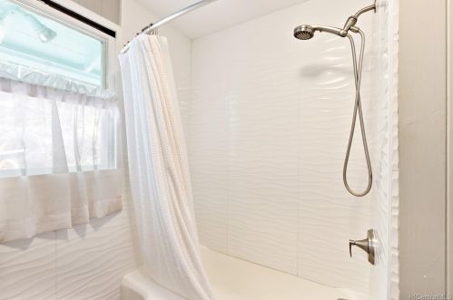 2910 Dole St, Honolulu HI 96816-1730 exterior