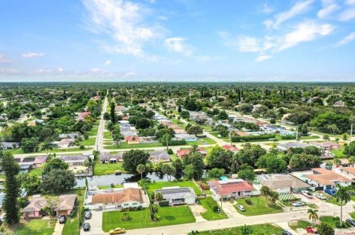 2285 41 Ter, Naples FL 34116-6517 exterior