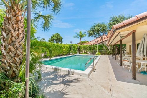 6850 2nd Ave, Boca Raton FL 33487-2304 exterior