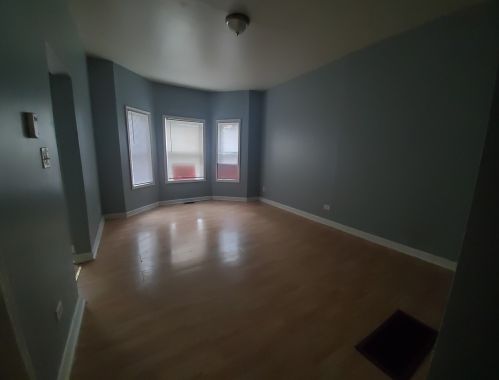 5742 Paulina St, Chicago, IL 60636-1626