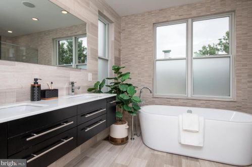 833 Bainbridge St, Philadelphia PA  19147-2009 exterior