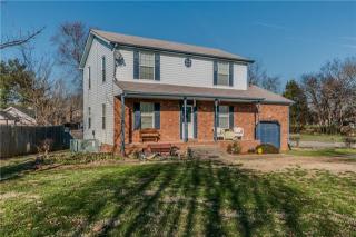 616 Stewart Valley Dr, Smyrna, TN 37167-5161
