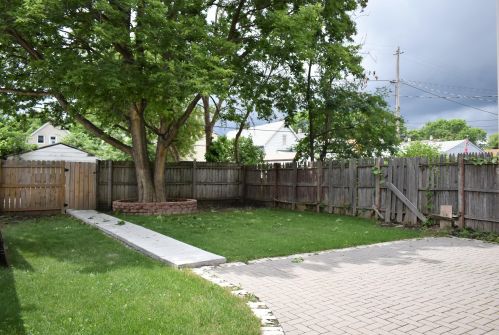 2837 7 St, Milwaukee WI 53215-3907 exterior