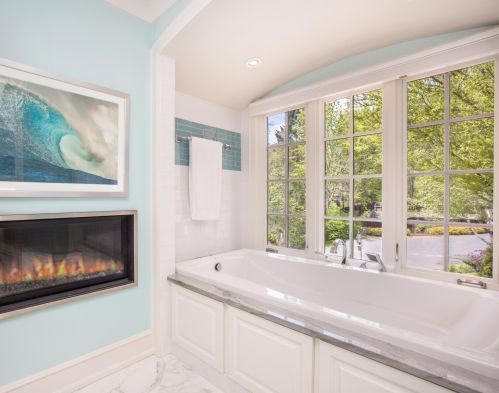 7644 Bch Dr, Milwaukee WI 53217-2930 exterior