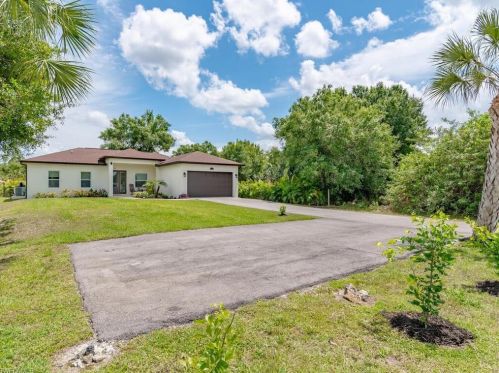 662 20th St, Naples, FL 34120-9459