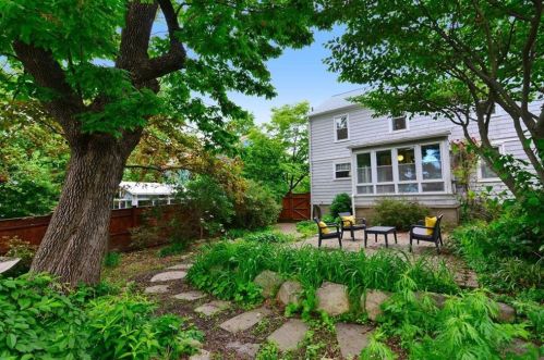 41 4th St, Providence RI 02906-3756 exterior