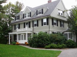 70 Gray Cliff Rd, Newton, MA 02459-2017