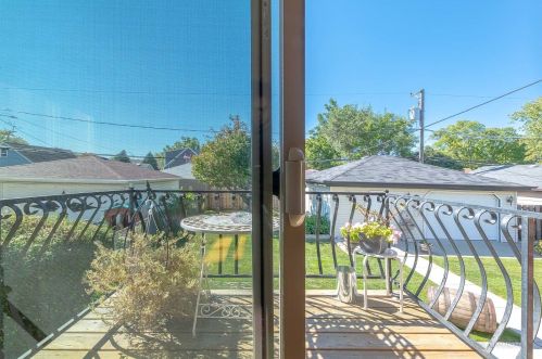 4826 Long Ave, Chicago IL 60641-3220 exterior