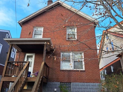 1305 Braddock Ave, Pittsburgh PA 15218-1638 exterior
