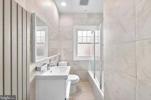 9112 Glenridge Rd, Silver Spring MD 20910-2127 exterior